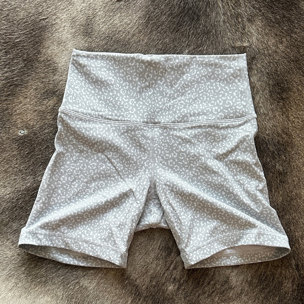 Lululemon Wunder Train High Rise Short 6"